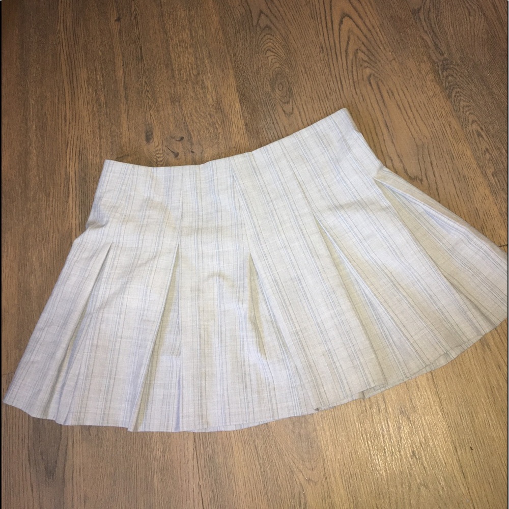 Cute Pleated skirt NEW